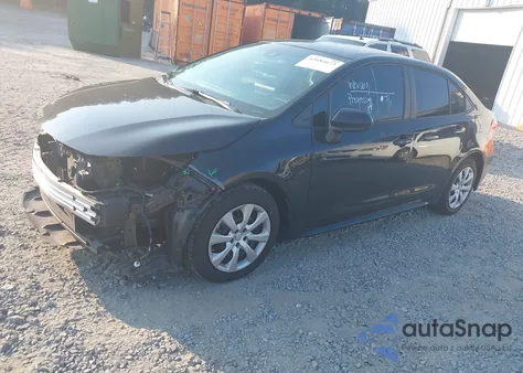 2022 Toyota Corolla Le z USA, uszkodzony, nr VIN 5YFEPMAE7NP309108